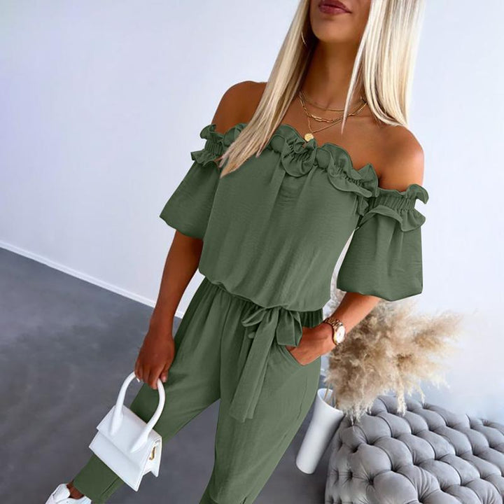 Irenee | Combinaison Chic à Volants, Épaules Dénudées et Ceinture Nouée